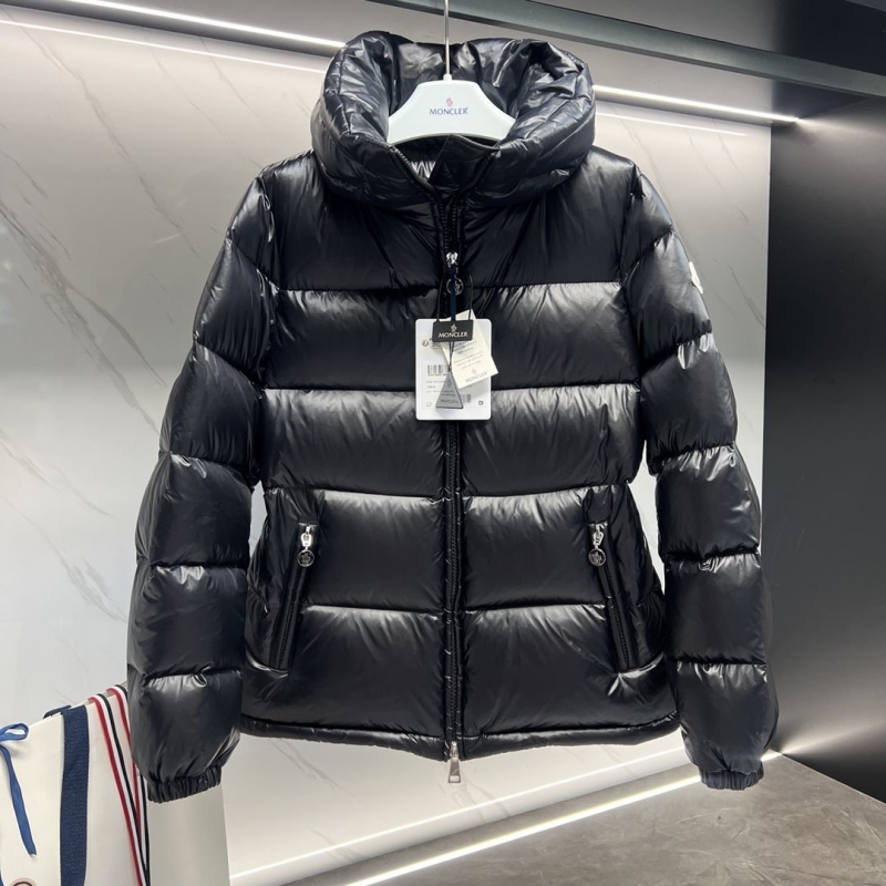 G*u*i down coat